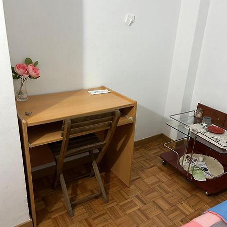 Habitacion Doble En Figueres Apartman Figueres  Kültér fotó