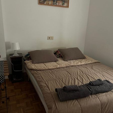 Habitacion Doble En Figueres Apartman Figueres  Kültér fotó