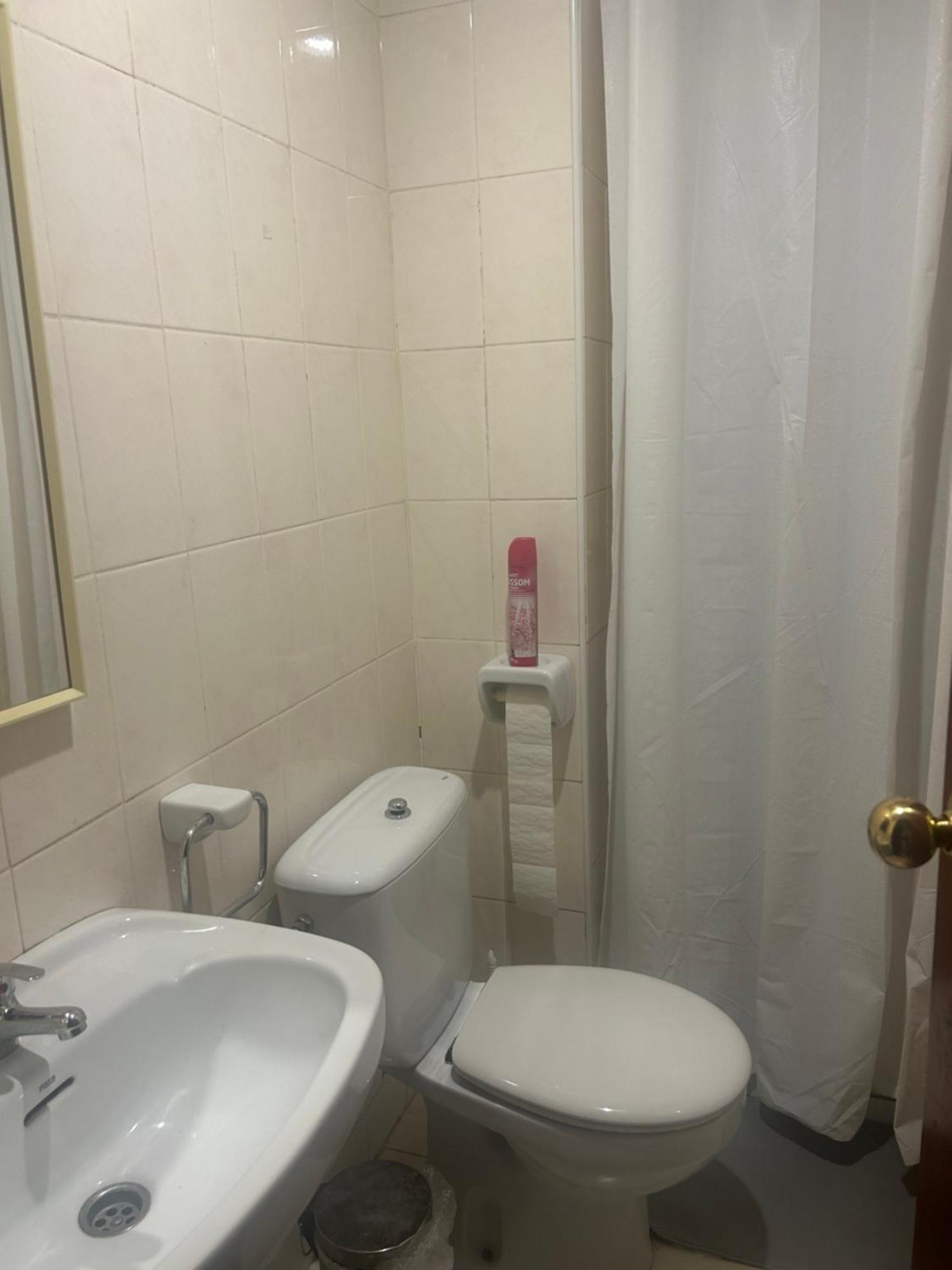 Habitacion Doble En Figueres Apartman Figueres  Kültér fotó
